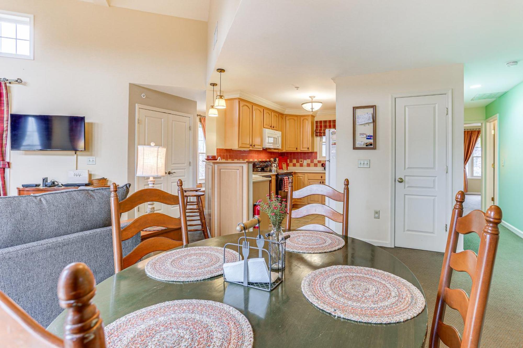 Spacious Condo With View Less Than 1 Mi To Mtn Creek Resort! バーノン エクステリア 写真